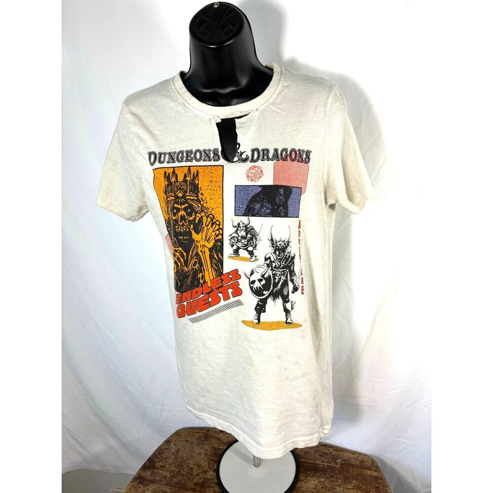 Dungeons & Dragons Endless Quests Distressed T Shirt M